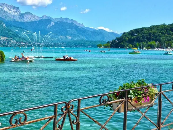 Superbe T2 meublé hyper centre à Annecy ++ 2 parking (assez rare) 