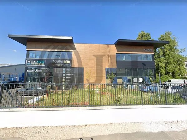Local industriel 275 m² 
