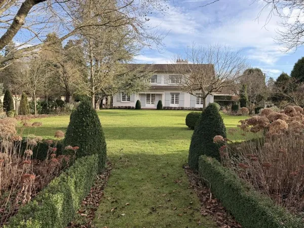 Maison 8 pièces 228 m² 
