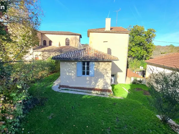 Maison de bourg de 95 m2 avec 3 chambres et Garage 