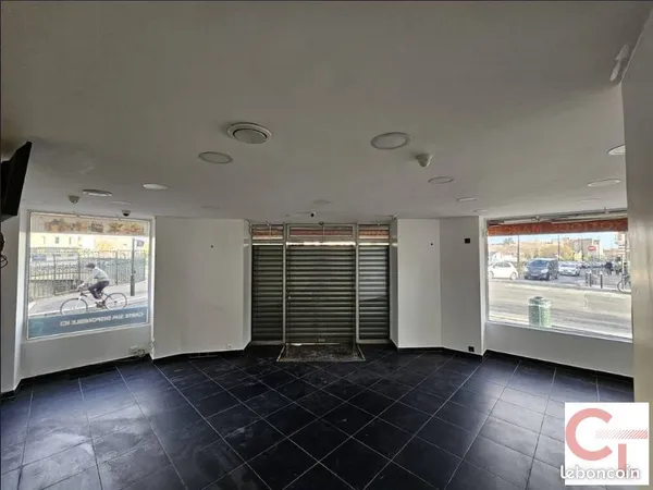 Boutique 60 m² LA GARENNE COLOMBES 