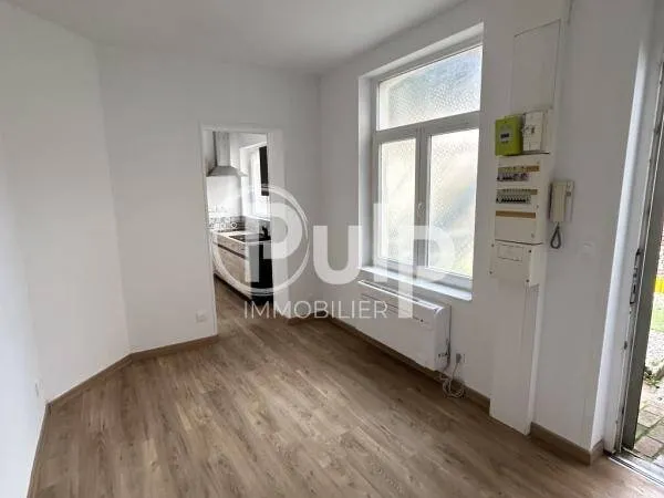 Studio 1 pièce 14 m² 