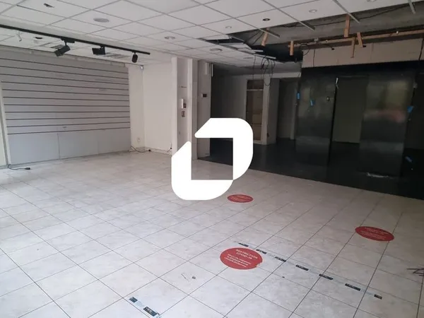 Local commercial 294 m² 