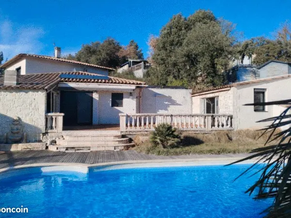 Villa 6 pièces 180 m² 