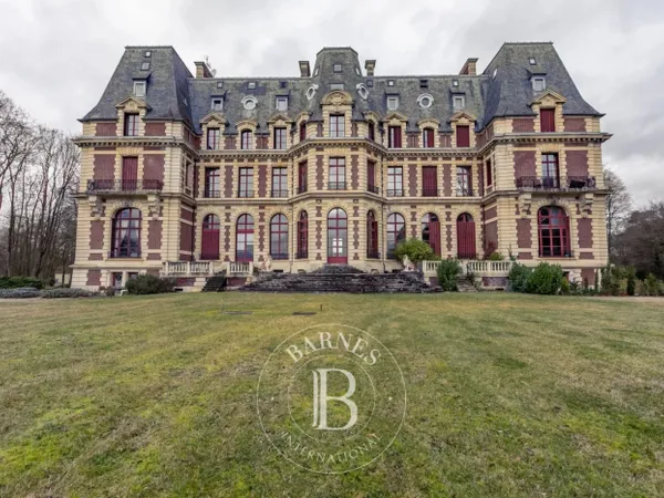 Appartement d'exception au sein d'un château historique 