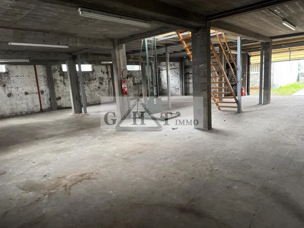 A vendre Local d'activité 220m2 