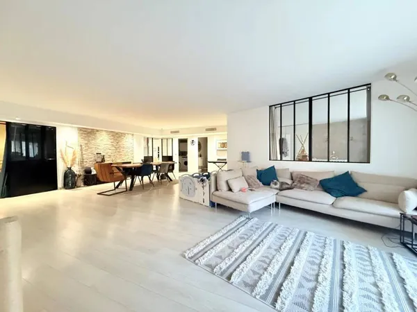 Loft 3 pièces 125 m² 