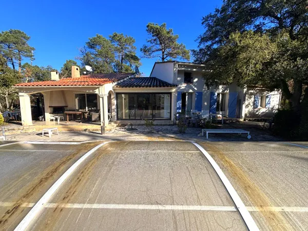 Villa 6 pièces 180 m² 