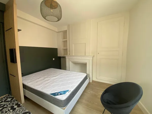 Studio 1 pièce 16 m² 