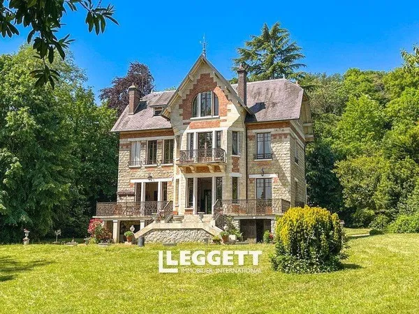 Maison 11 pièces 345 m²