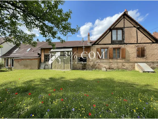 3%COM Maison à rénover avec grange sur 7 ares 