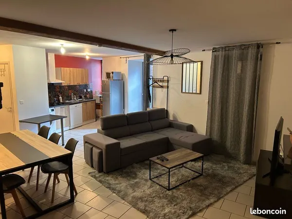 Mai à fin juin ou au mois, Appartement meublé 3 chambres - Internet & TV inclus - Prêt à vivre 