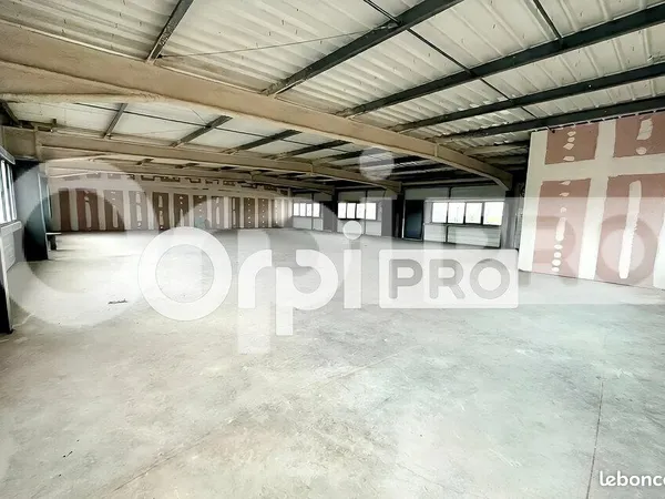 Bureau 317 m² 