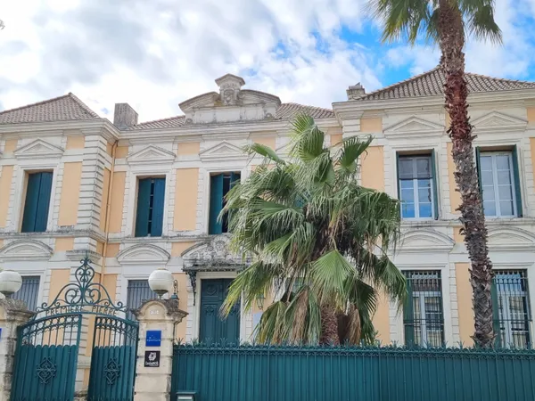 LOCATION APPARTEMENT 2 PIECES LUNEL 