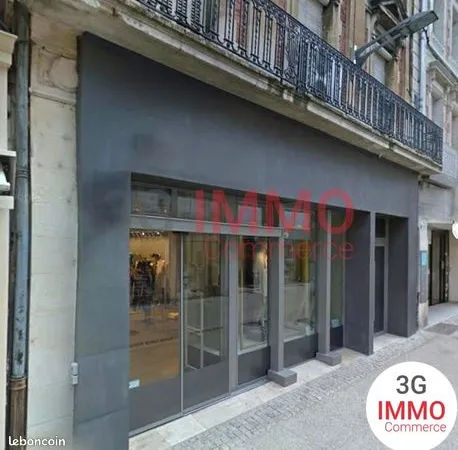 Local commercial 1 pièce 250 m² 