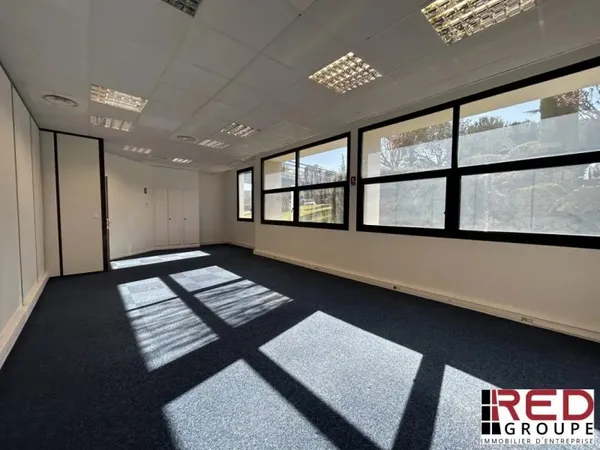 LA DURANNE BAS - BUREAU A LOUER