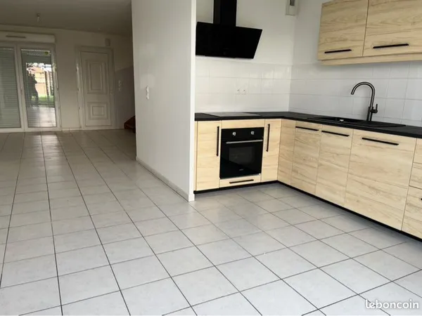 MAISON RÉNOVÉE À LOUER - 77 m² - LE PELLERIN Location Longue Durée - 3 Chambres, Jardin et 