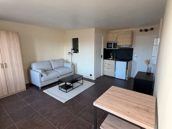 Studio meublé 21 m² - Refait à neuf - Hyper centre de Montmorency 