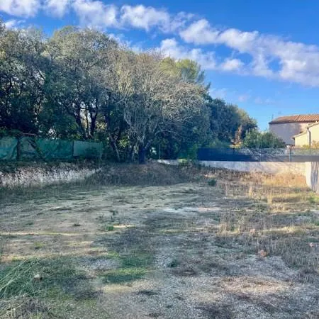 Terrain constructible 400 m² 