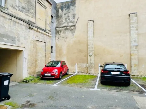 Vends parking - 12m² 