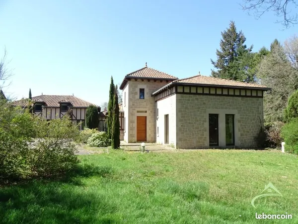 Maison 10 pièces 445 m² 