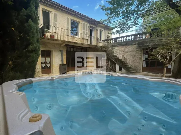 Maison 8 pièces 188 m² 