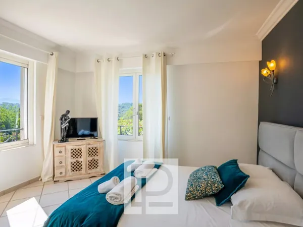Villa familiale récente au calme absolu dans domaine privé avec 