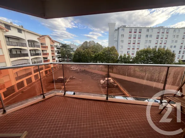 Studio 1 pièce 28 m² 