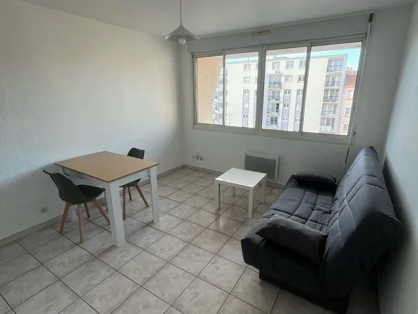 Studio Meublé Entièrement Rénové 