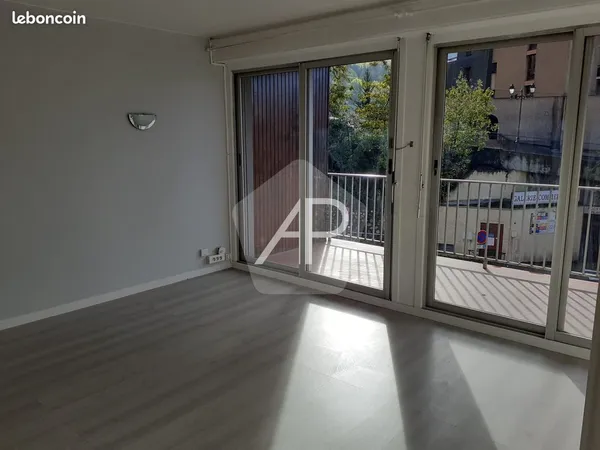 Appartement 4 pièces 77 m² 