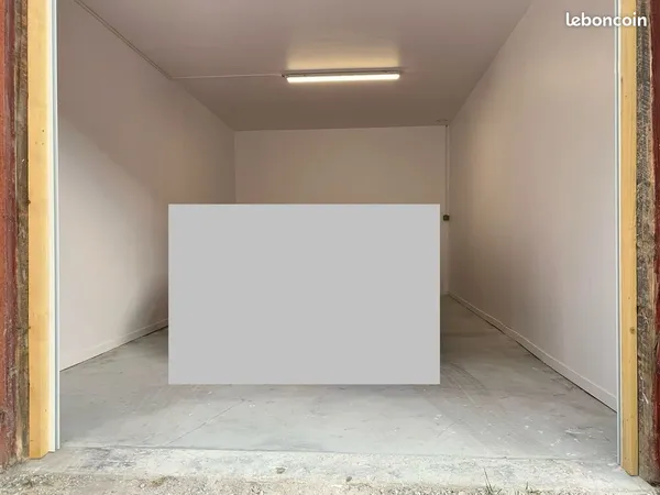 Parking/box Jausiers 
