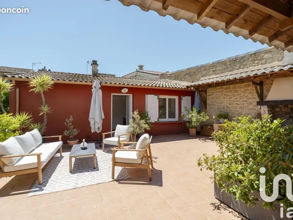 Studio 5 pièces 155 m² 