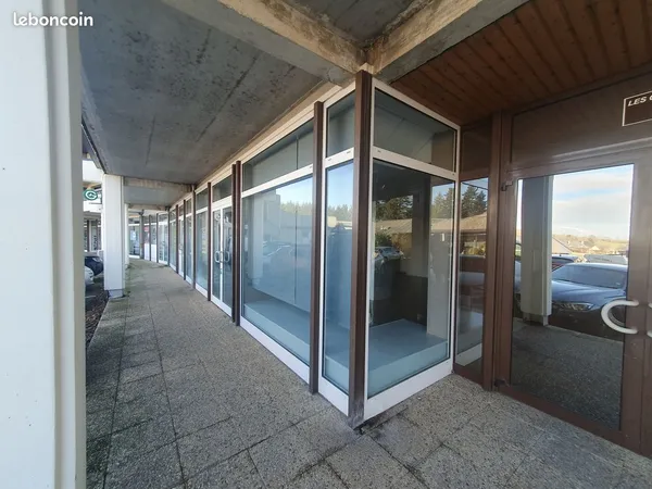 Local commercial 60 m² Laguiole 