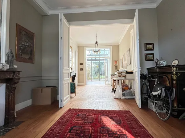 Vends maison de caractère avec jardin 