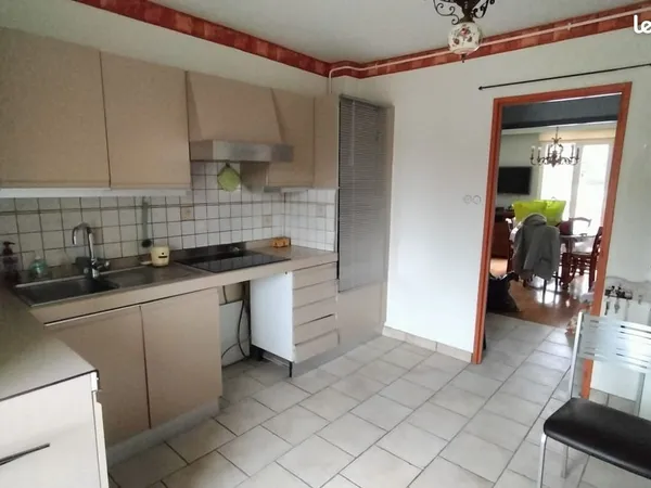 A vendre f5 quartier solaure 