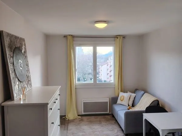 Studio meublé 18m2 + parking 