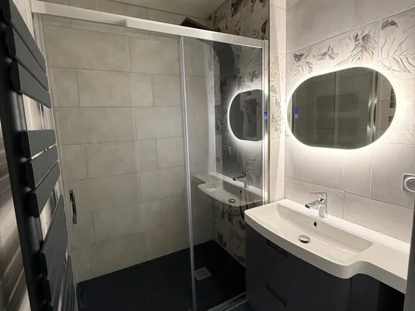 Appartement 4 pièces 75 m² - 3 chambres - Saint-Priest Ménival - Proche transports 