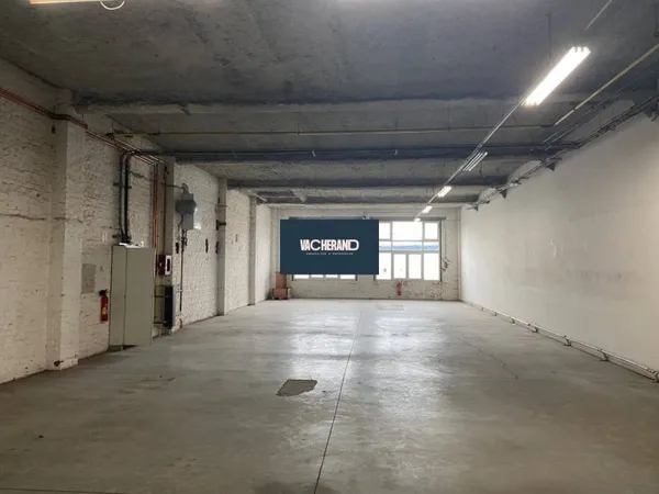 Entrepôt 750 m²