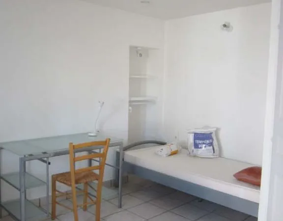 Studio 1 pièce 15 m² 