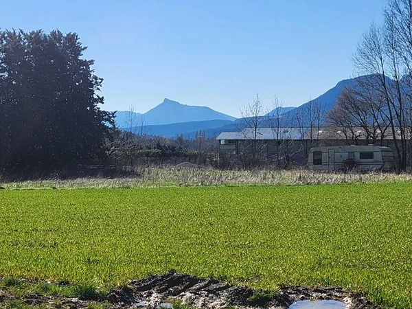 Terrain 1516 m² La Beaume 
