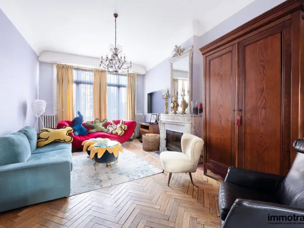 Maison 9 pièces 230 m² 