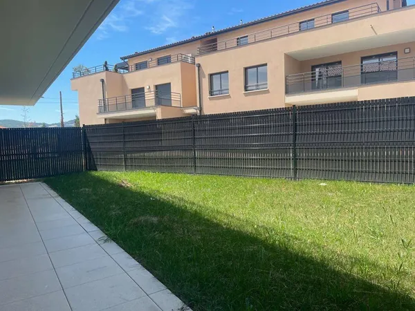 Parking 90 m² 