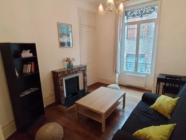Loue appartement meublé 62m² - 3 chambres idéal colocation Centre-ville Grenoble 