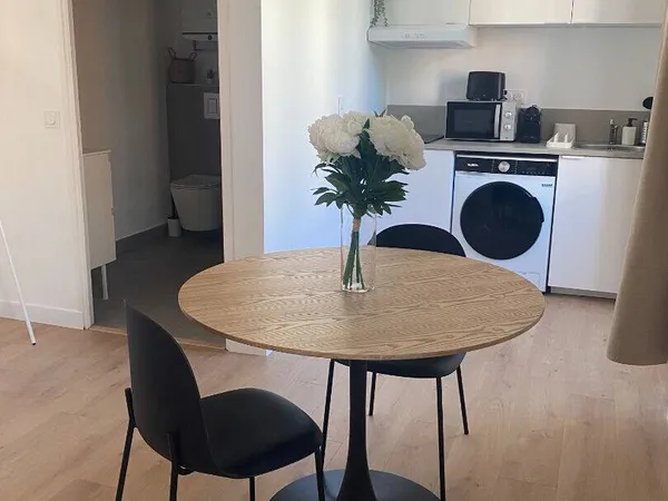 Studio 1 pièce 23 m² 