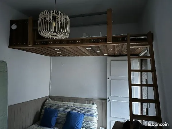 Studio 1 pièce 12 m² 