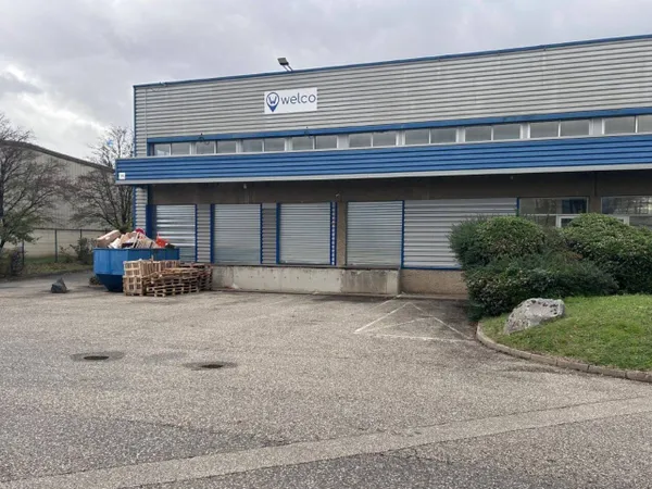 Local d'activité 1150 m² 