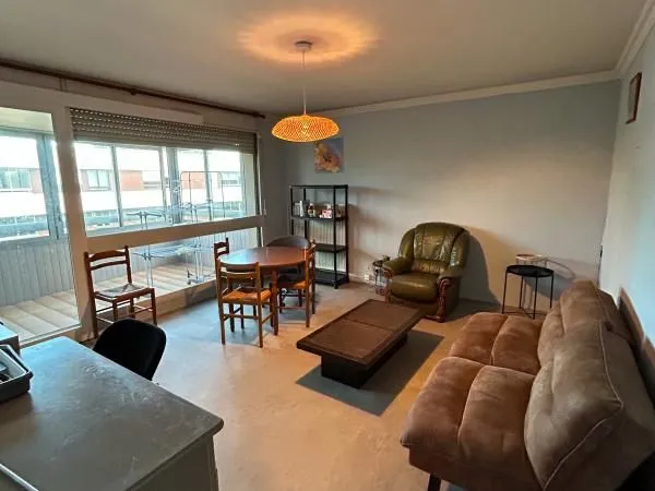 Chambre 5 pièces 85 m² 