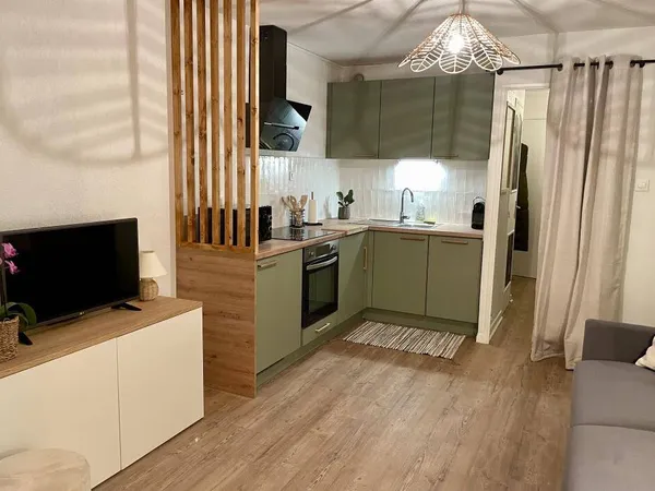 Studio 1 pièce 28 m² 