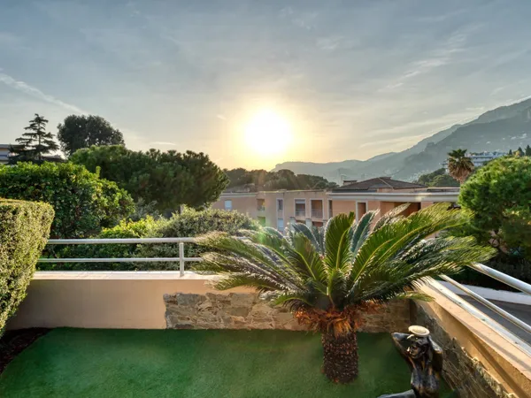 Plateau du Cap Martin - 2 pièces d'exception, loggia, jardin, garage. Vue Monaco 