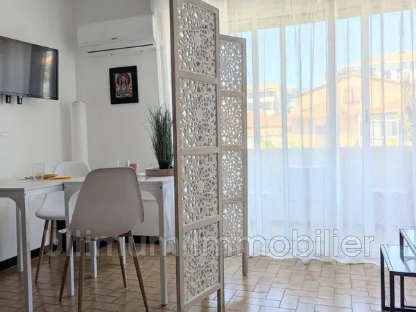 Studio 1 pièce 29 m² 
